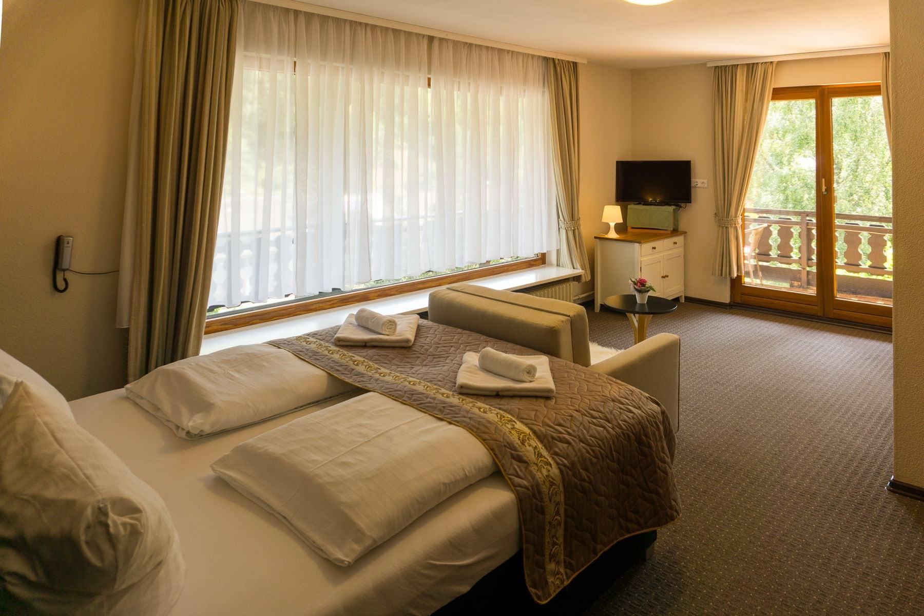 Kraehenbad Hotel Алпирсбах Екстериор снимка
