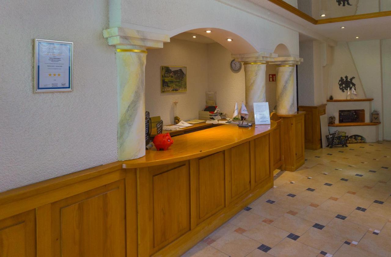 Kraehenbad Hotel Алпирсбах Екстериор снимка