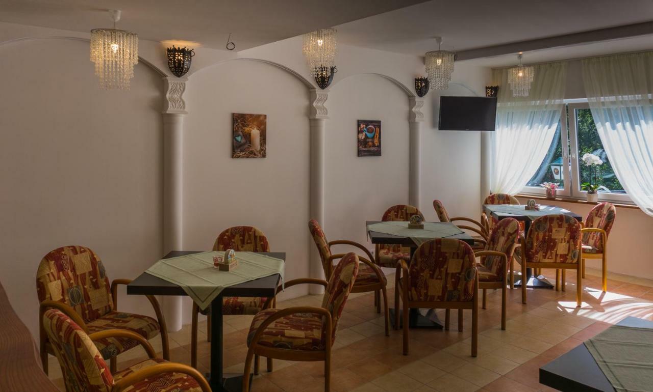 Kraehenbad Hotel Алпирсбах Екстериор снимка